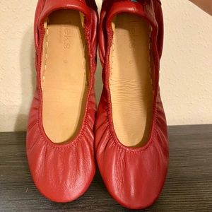 Size 9 Cardinal Red Tieks